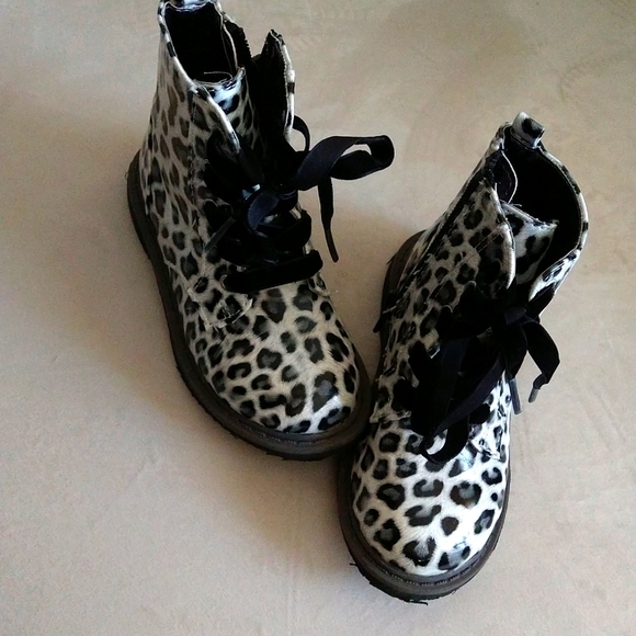CHEROKEE TODDLER LEOPARD PRINT ANKLE BOOTS - Picture 2 of 7